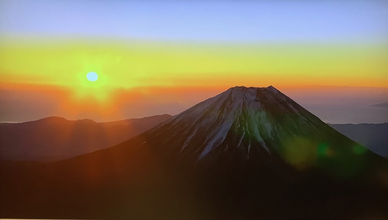 新年のご挨拶と初日の出 – 夢の住まいを叶える一年に